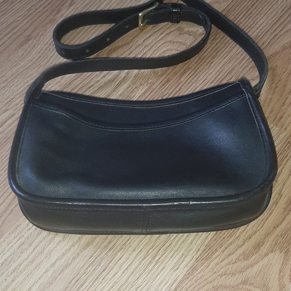 🚫SOLD🚫 Vintage Coach Wendie Crossbody - Picture 3 of 5